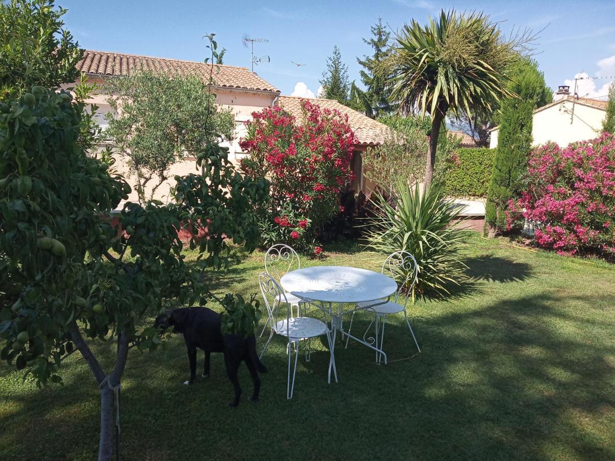 Appartements Et Valreas Exterior photo