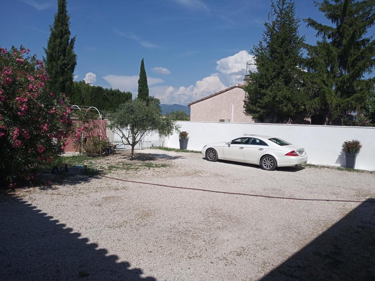 Appartements Et Valreas Exterior photo