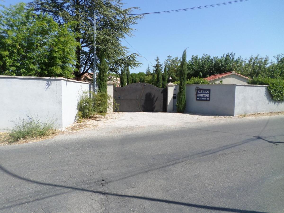 Appartements Et Valreas Exterior photo